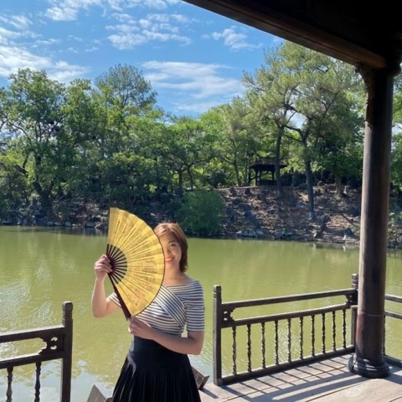 Meet your Posher, Vicky - Picture 1 of 1